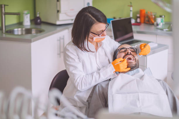 Best Dentist for Tooth Abscess  in North Industry, OH